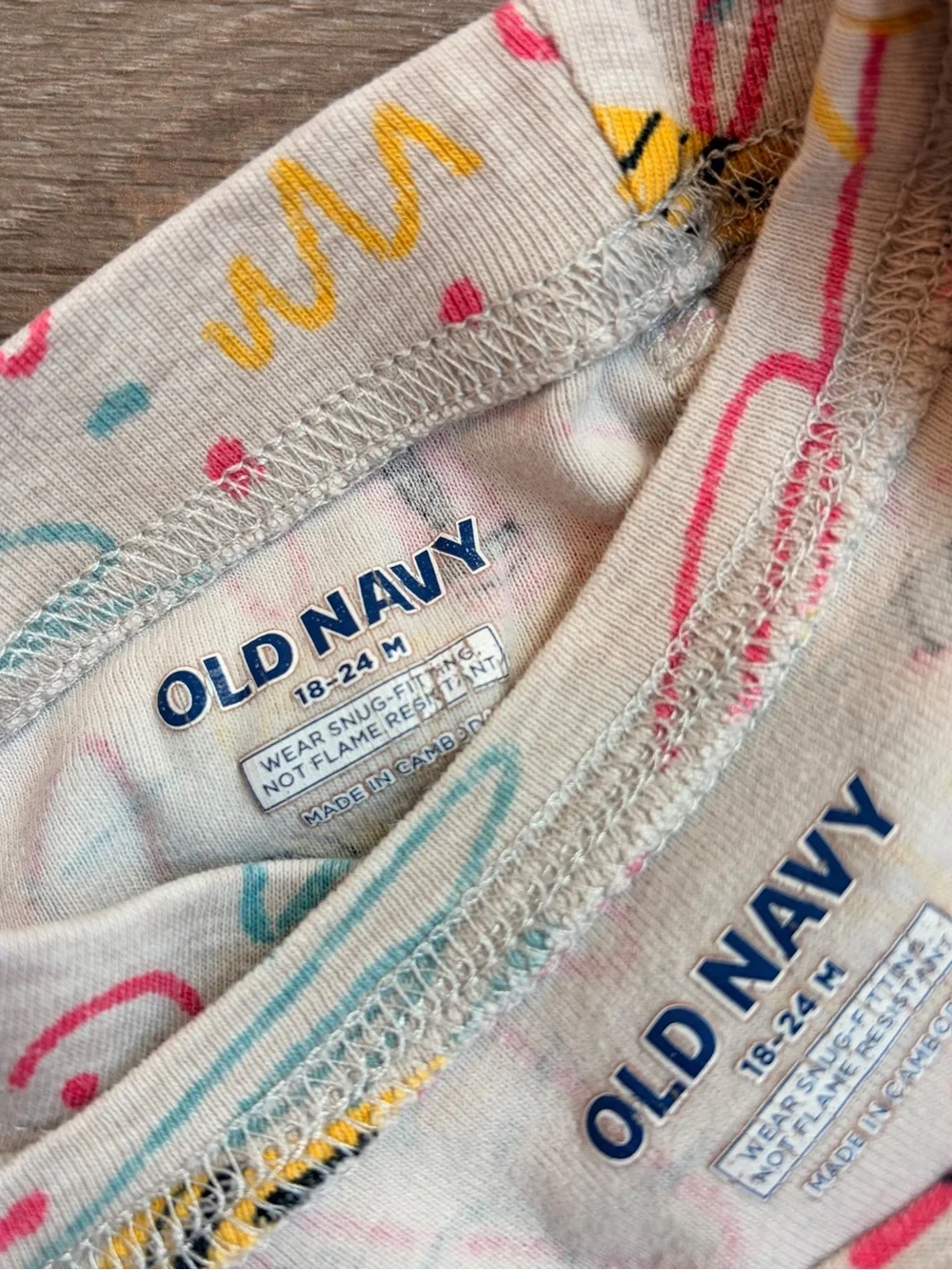 Old Navy baby girls crayon print pajama set